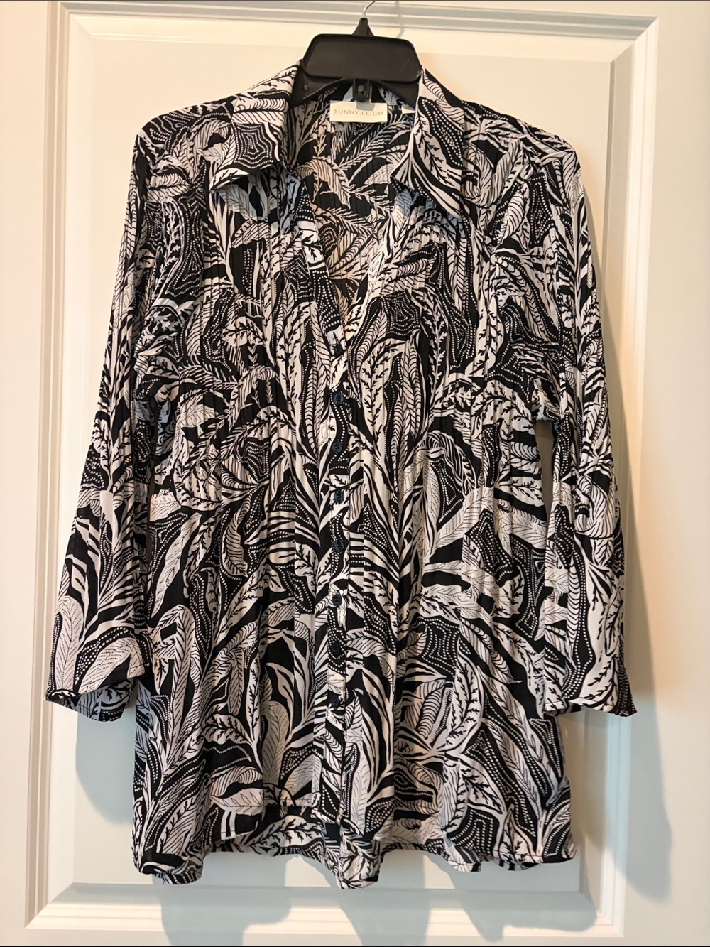 Sunny Leigh Black & White Leaf-Print Blouse